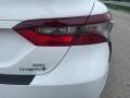 2021 Toyota Camry SE Hybrid Badge and Logo Photo