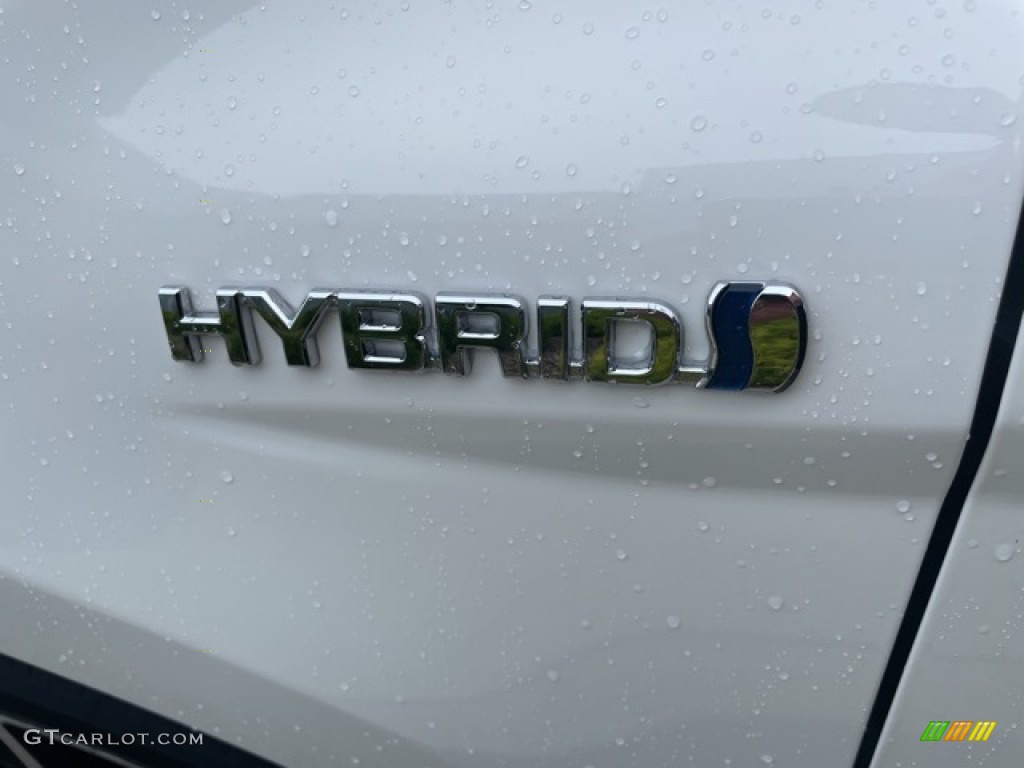 2021 Toyota Camry SE Hybrid Marks and Logos Photo #142689984