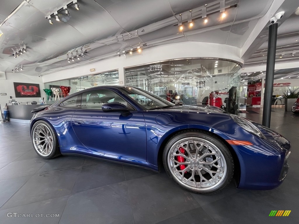 2020 911 Carrera S - Gentian Blue Metallic / Slate Gray/Chalk photo #1