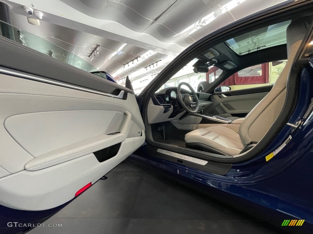 2020 Porsche 911 Carrera S Door Panel Photos