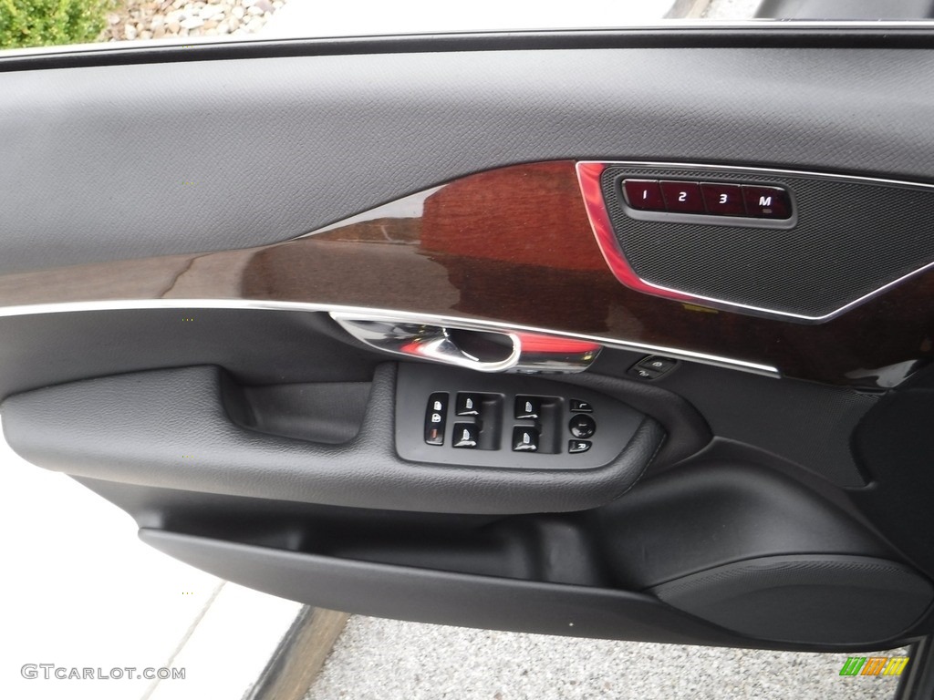 2016 Volvo XC90 T6 AWD Door Panel Photos