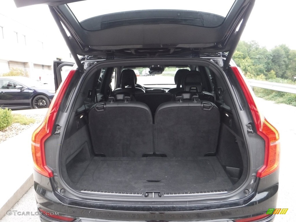 2016 Volvo XC90 T6 AWD Trunk Photos