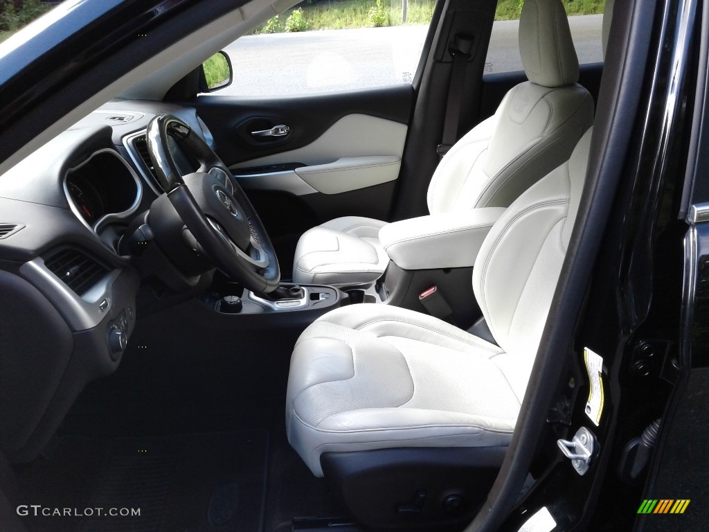 Brown/Pearl Interior 2017 Jeep Cherokee Overland 4x4 Photo #142700915