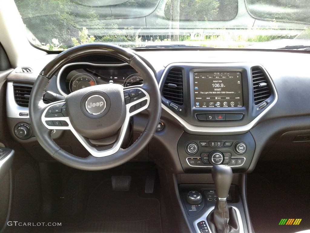 2017 Jeep Cherokee Overland 4x4 Dashboard Photos