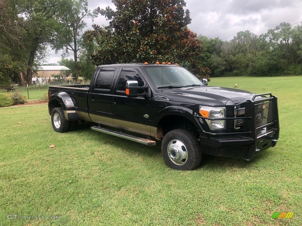 2014 F350 Super Duty King Ranch Crew Cab 4x4 Dually - Tuxedo Black Metallic / Adobe photo #2