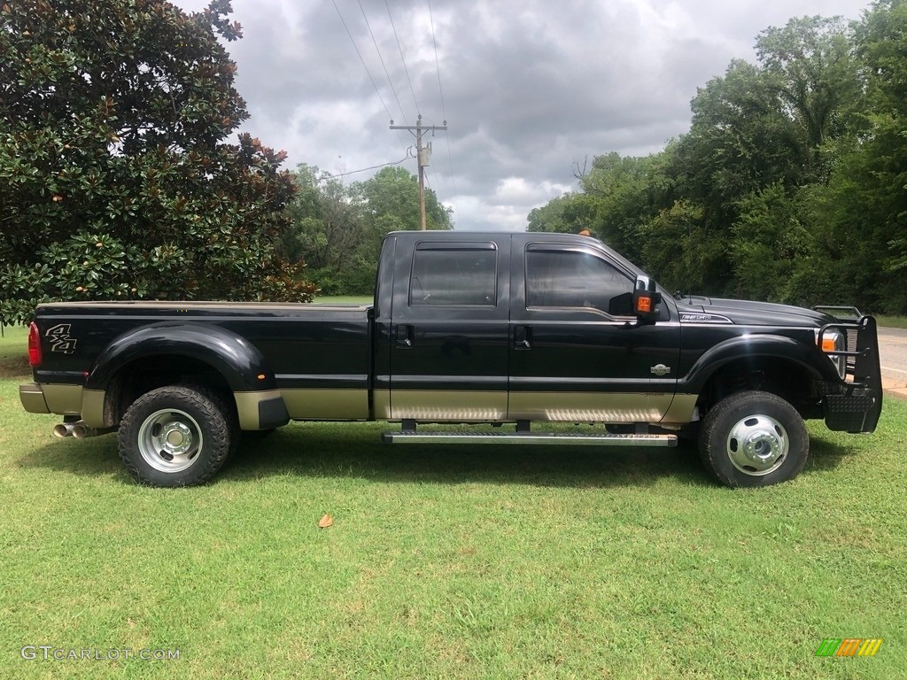 2014 F350 Super Duty King Ranch Crew Cab 4x4 Dually - Tuxedo Black Metallic / Adobe photo #3