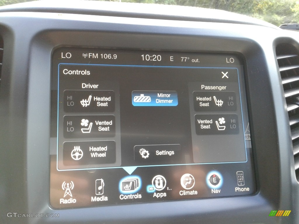 2017 Jeep Cherokee Overland 4x4 Controls Photo #142701278