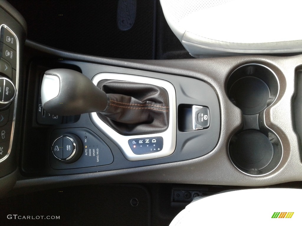 2017 Jeep Cherokee Overland 4x4 Transmission Photos