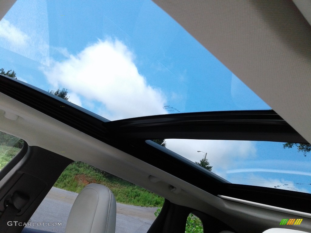 2017 Jeep Cherokee Overland 4x4 Sunroof Photos
