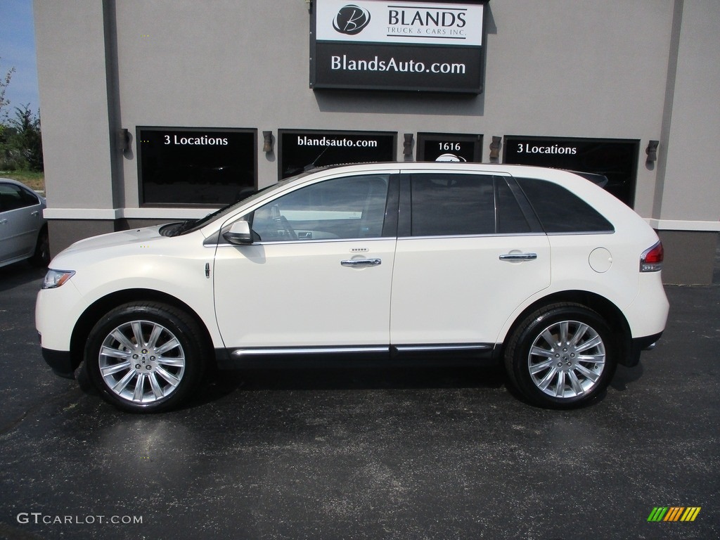 Crystal Champagne Tri-Coat Lincoln MKX