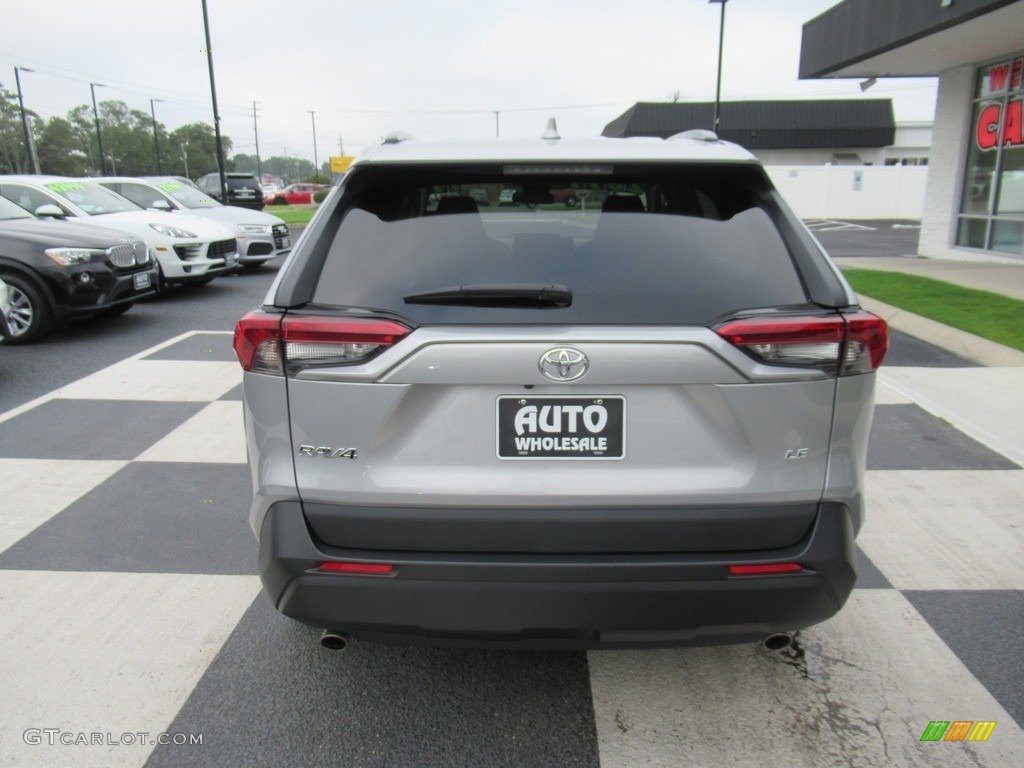 2019 RAV4 LE - Silver Sky Metallic / Black photo #4