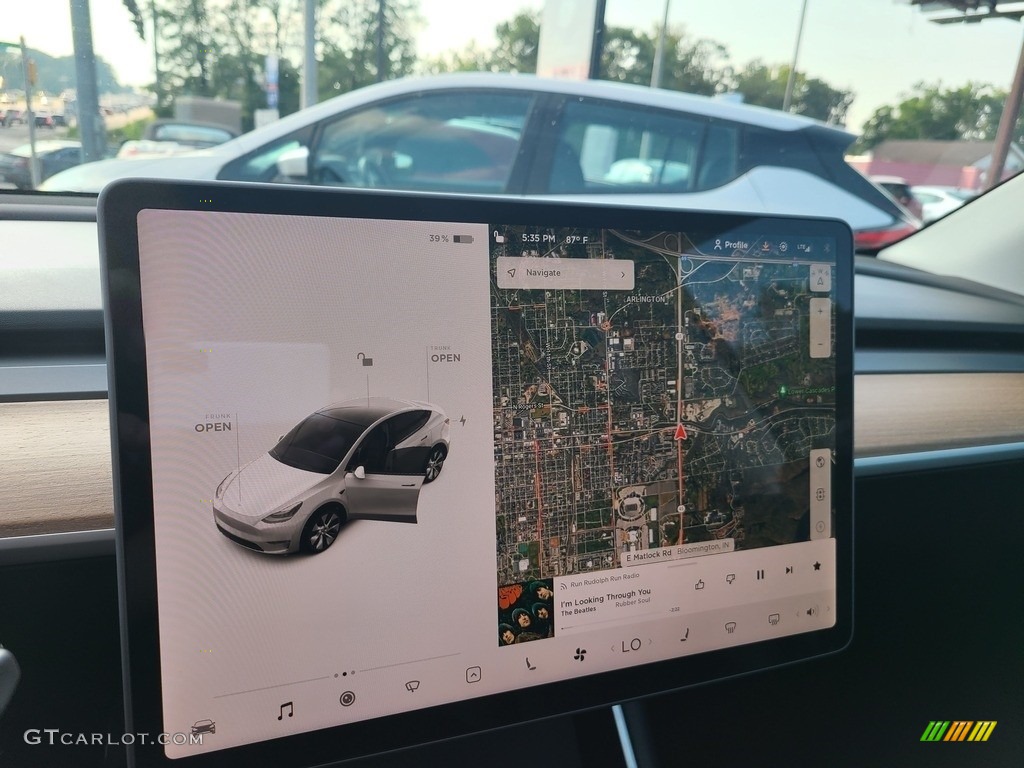 2021 Tesla Model Y Long Range AWD Controls Photo #142706492