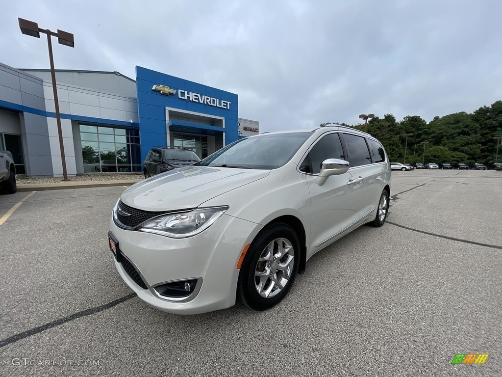 Tusk White Chrysler Pacifica