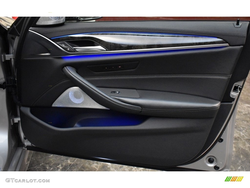 2018 BMW 5 Series M550i xDrive Sedan Door Panel Photos