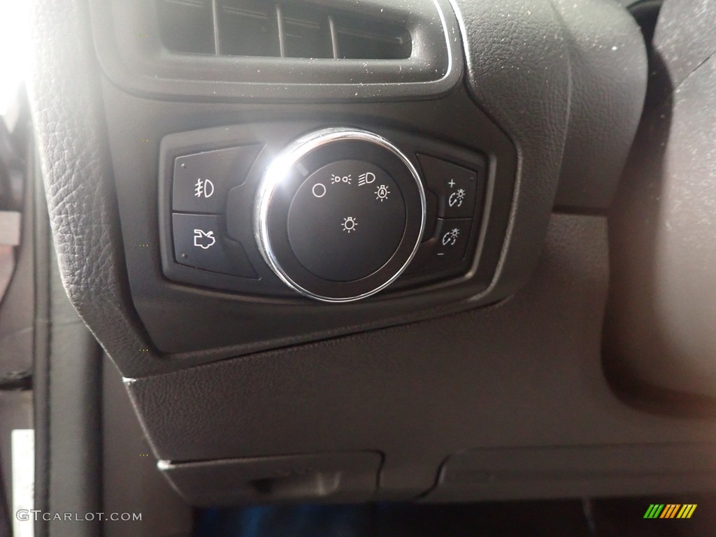 2014 Focus SE Sedan - Sterling Gray / Charcoal Black photo #30