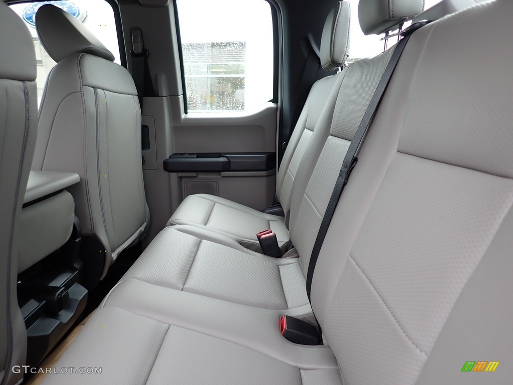 2022 Ford F550 Super Duty XL Regular Cab 4x4 Chassis Rear Seat Photo #142710992