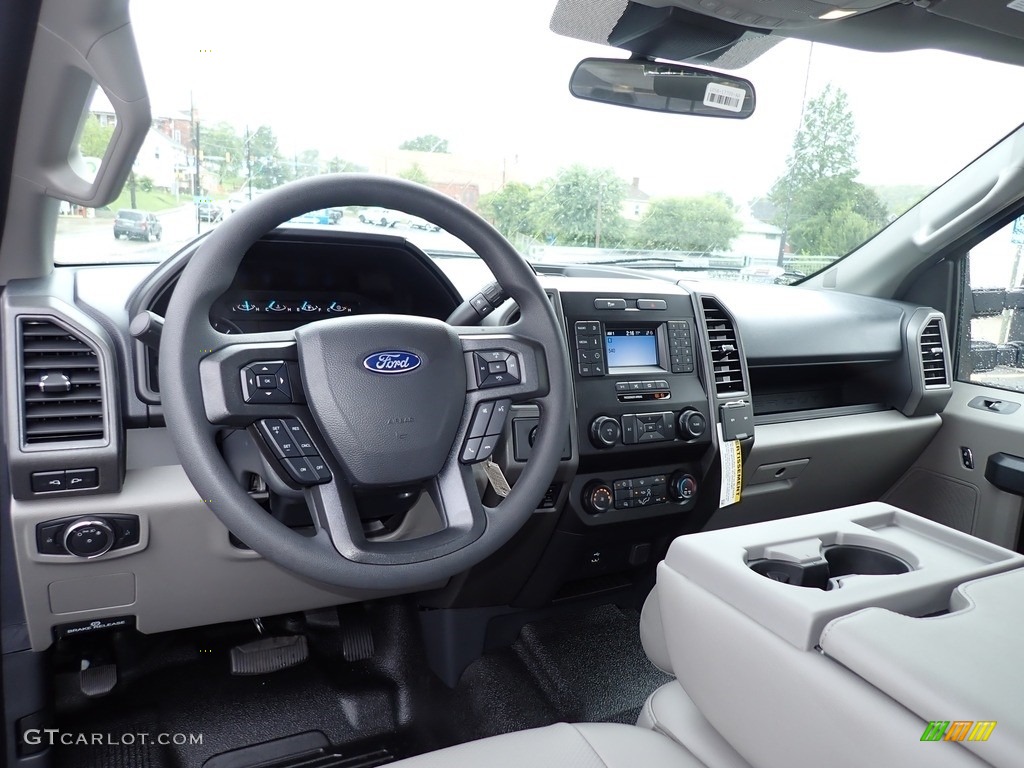 Medium Earth Gray Interior 2022 Ford F550 Super Duty XL Regular Cab 4x4 Chassis Photo #142711013