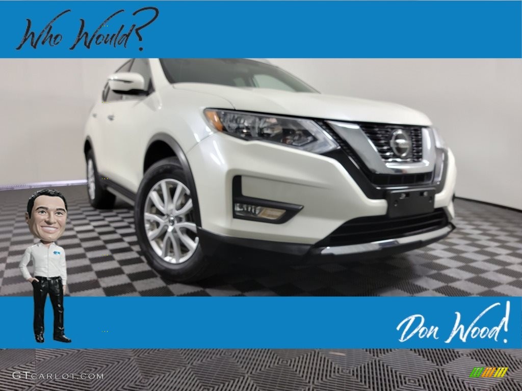 Glacier White Nissan Rogue