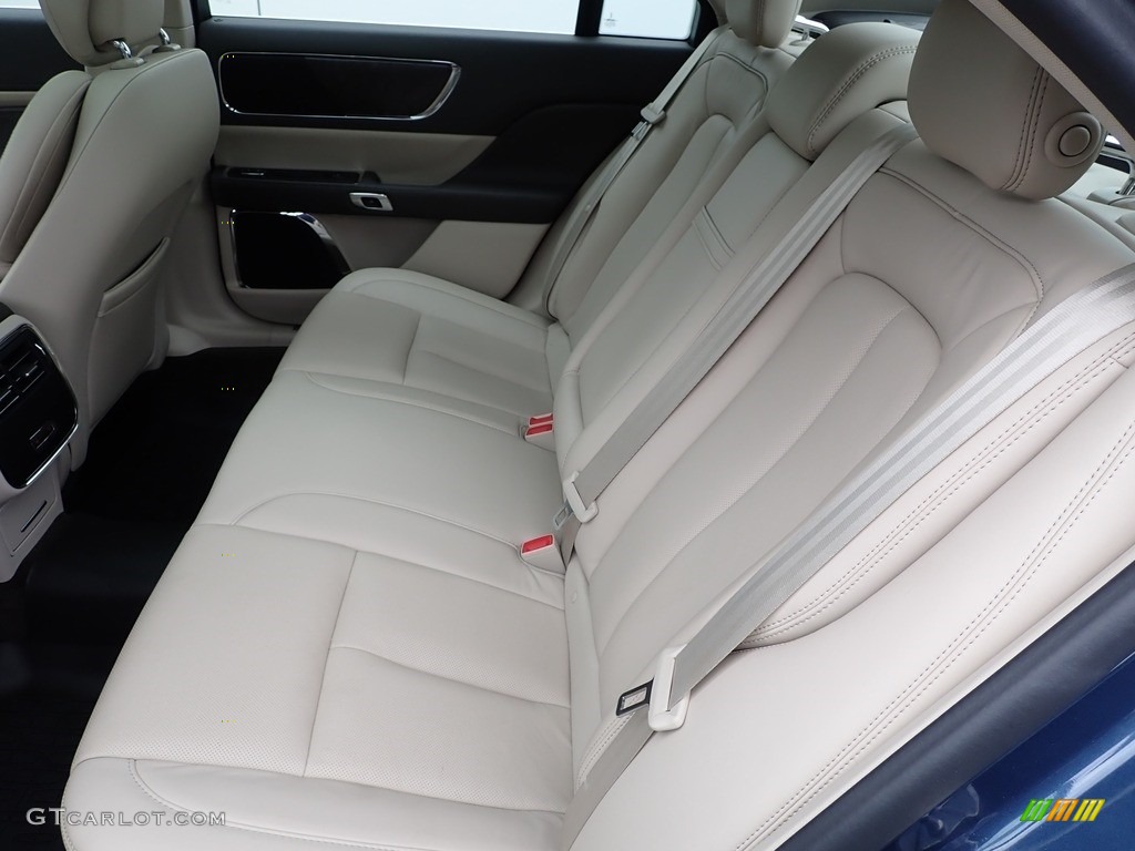 2018 Lincoln Continental Select AWD Rear Seat Photo #142713185