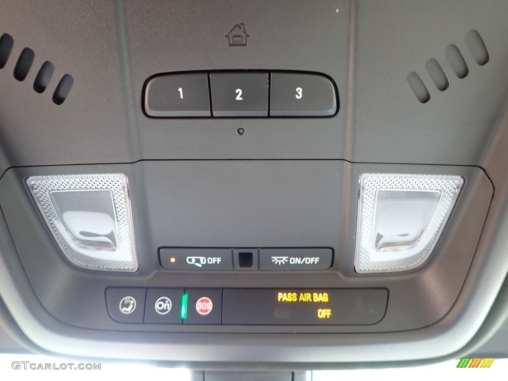 2019 XT5  - Radiant Silver Metallic / Sahara Beige photo #18