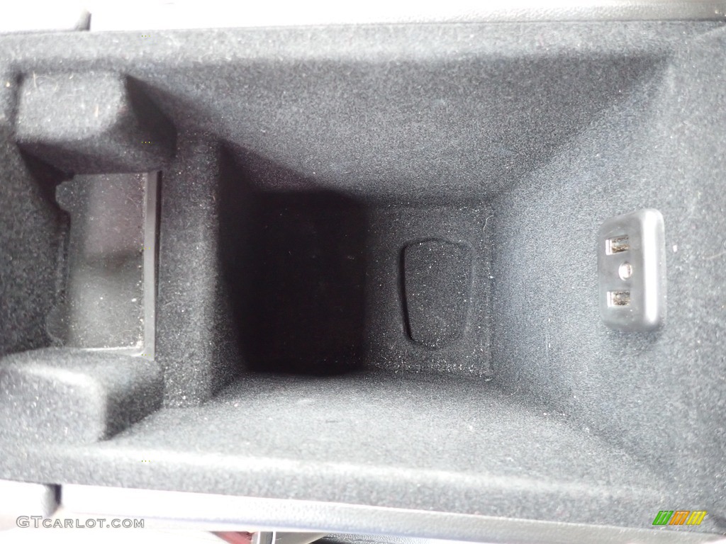 2019 XT5  - Radiant Silver Metallic / Sahara Beige photo #19