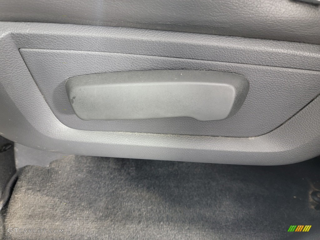2012 Ram 1500 ST Crew Cab 4x4 - Bright White / Dark Slate Gray/Medium Graystone photo #16