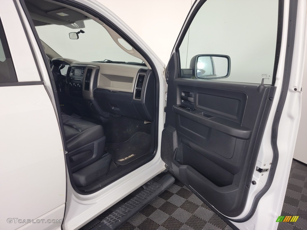 2012 Ram 1500 ST Crew Cab 4x4 - Bright White / Dark Slate Gray/Medium Graystone photo #25