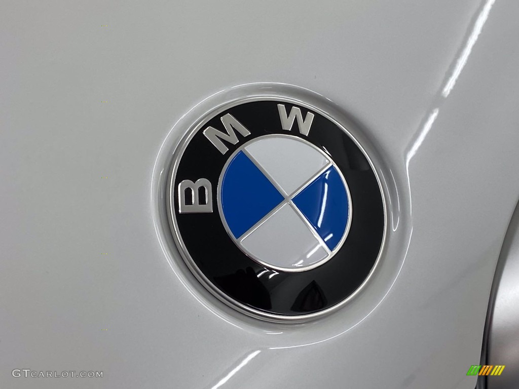 2022 BMW X3 xDrive30i Marks and Logos Photo #142717806