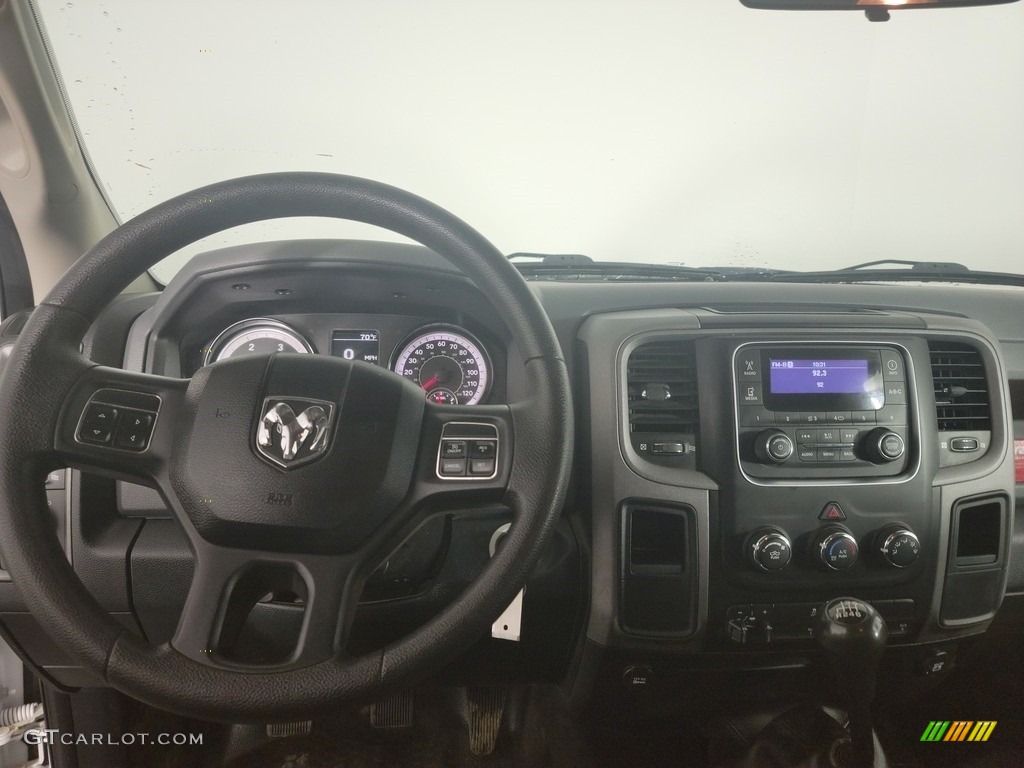 2016 Ram 5500 Tradesman Regular Cab 4x4 Chassis Dashboard Photos