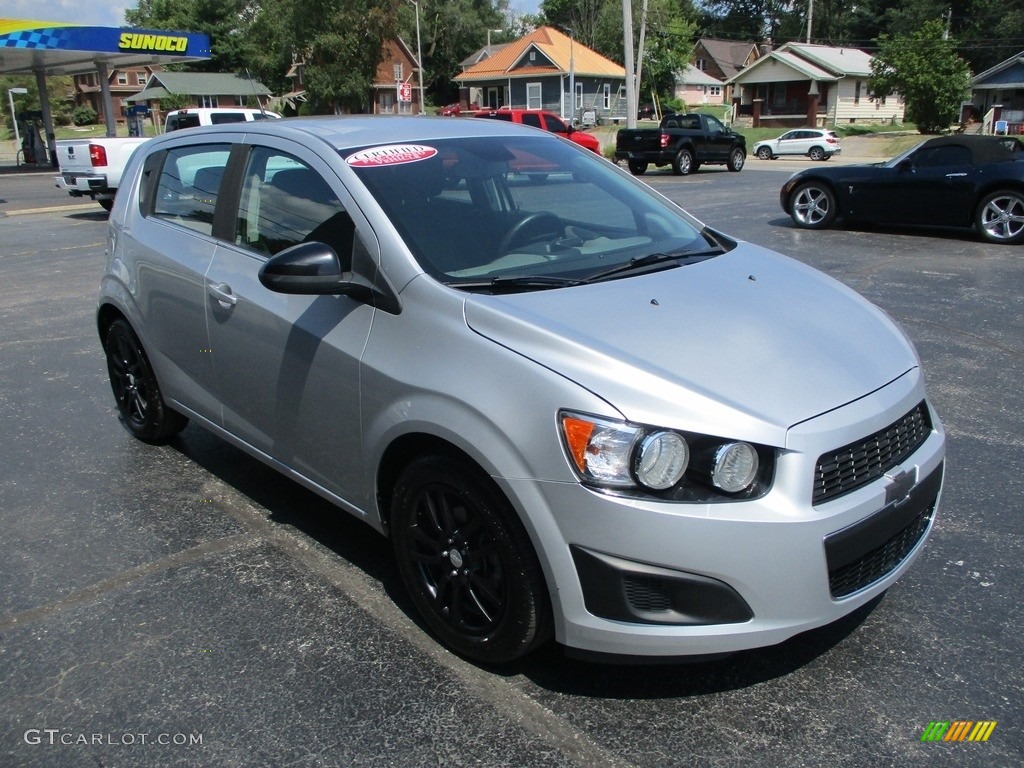 2013 Sonic LT Hatch - Silver Ice Metallic / Jet Black/Dark Titanium photo #5