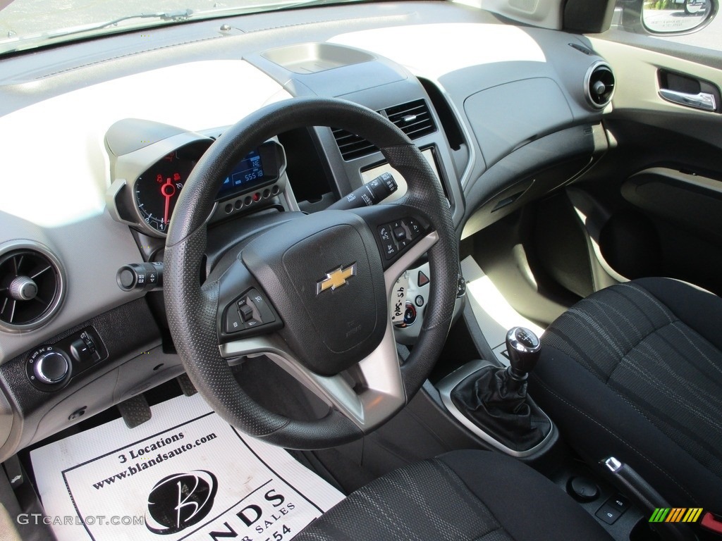 2013 Sonic LT Hatch - Silver Ice Metallic / Jet Black/Dark Titanium photo #6