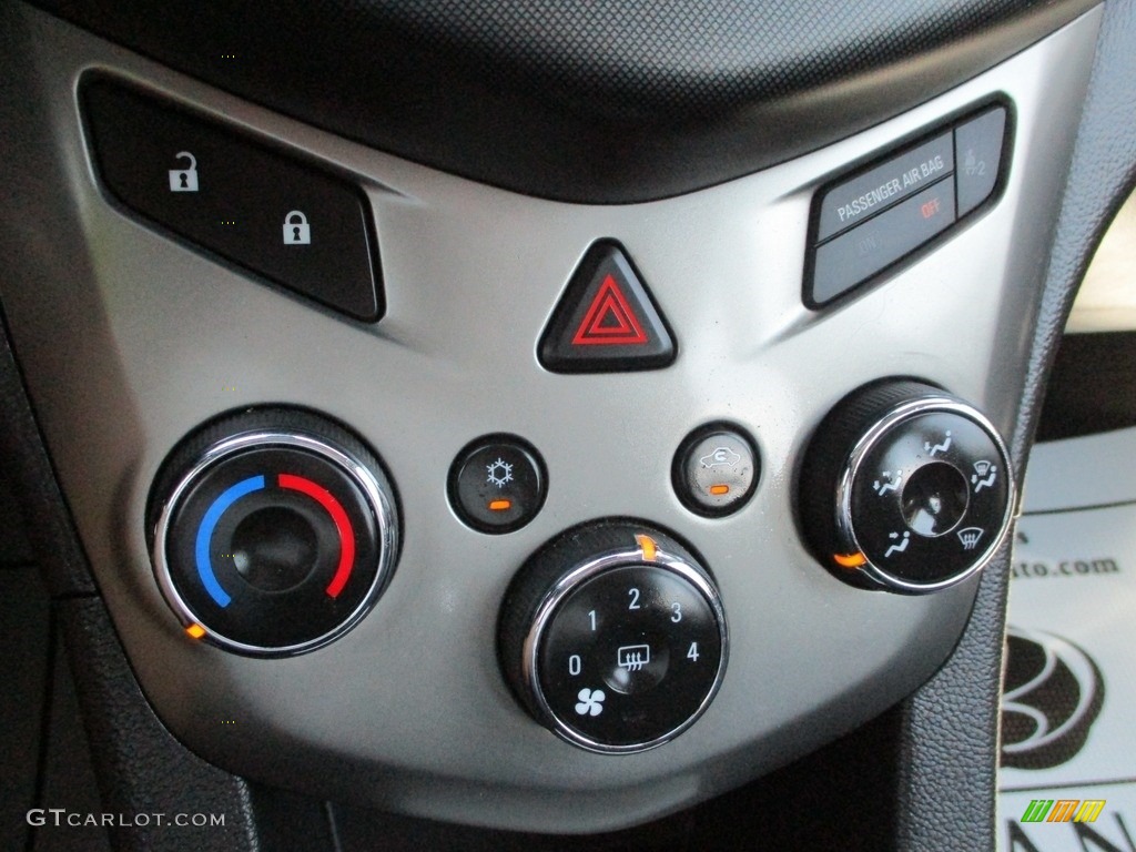 2013 Sonic LT Hatch - Silver Ice Metallic / Jet Black/Dark Titanium photo #19