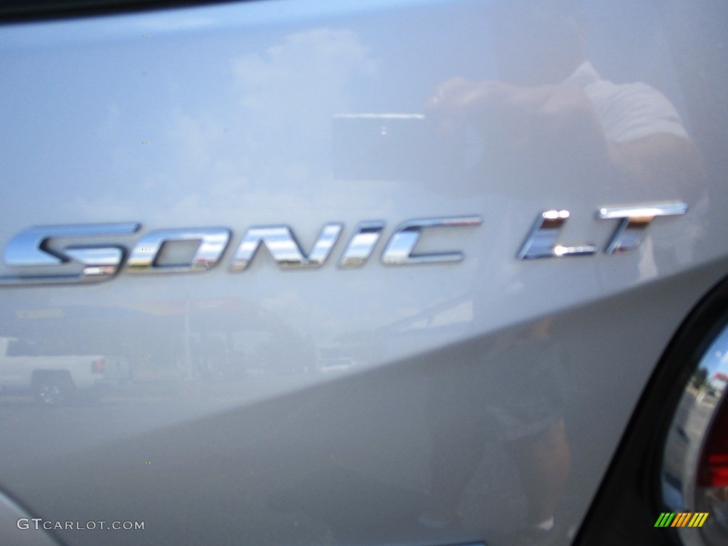 2013 Sonic LT Hatch - Silver Ice Metallic / Jet Black/Dark Titanium photo #26