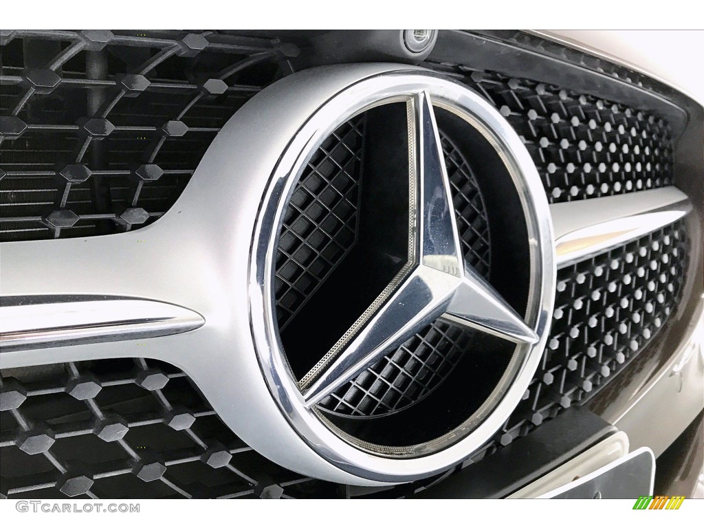 2017 Mercedes-Benz C 300 Coupe Marks and Logos Photos