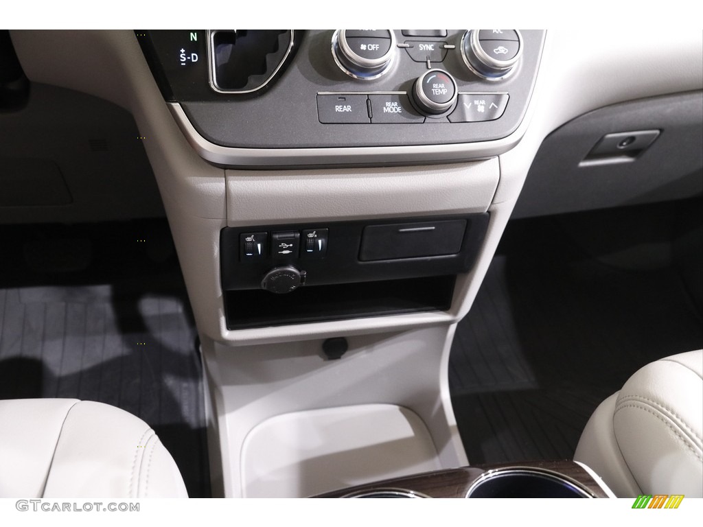 2020 Sienna XLE AWD - Blizzard White Pearl / Ash photo #13