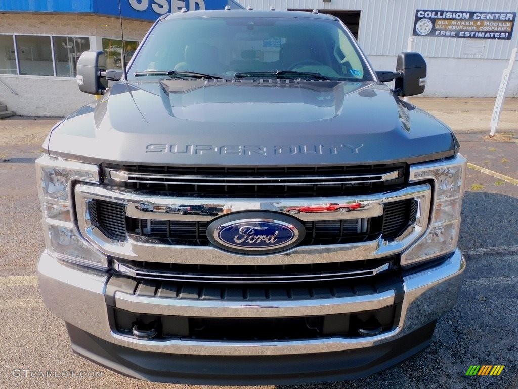 2022 F350 Super Duty XLT Crew Cab 4x4 - Carbonized Gray / Medium Earth Gray photo #2