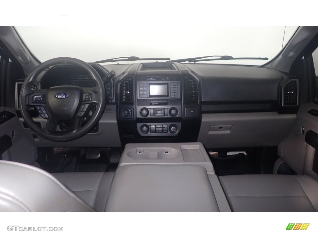 2017 F150 XL SuperCrew 4x4 - Oxford White / Earth Gray photo #22