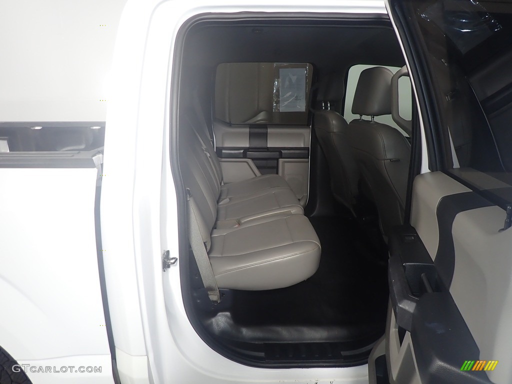 2017 F150 XL SuperCrew 4x4 - Oxford White / Earth Gray photo #35