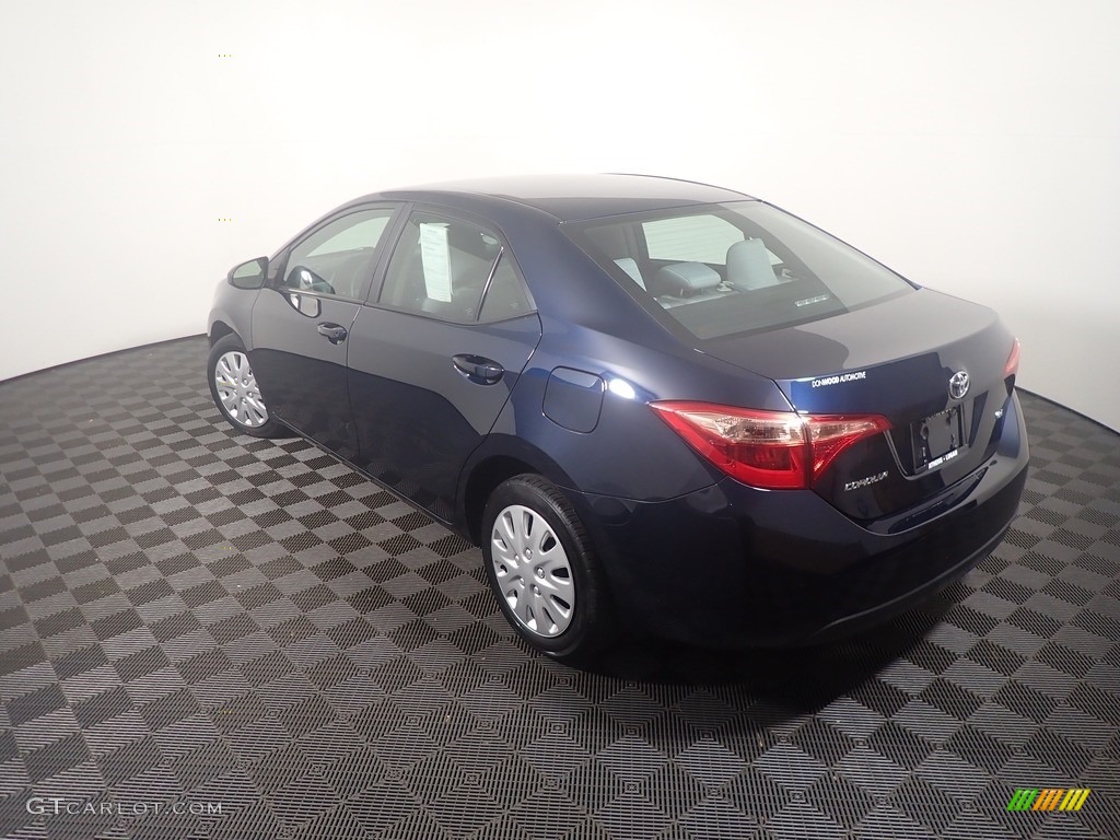 2018 Corolla LE - Blue Crush Metallic / Ash/Dark Gray photo #12
