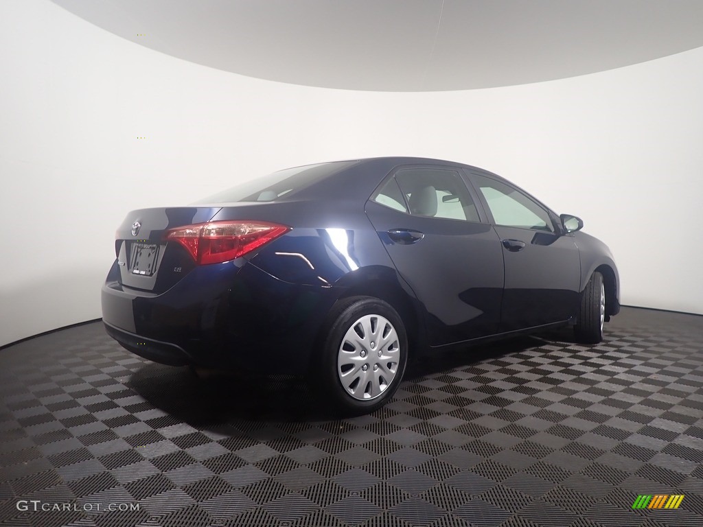2018 Corolla LE - Blue Crush Metallic / Ash/Dark Gray photo #16