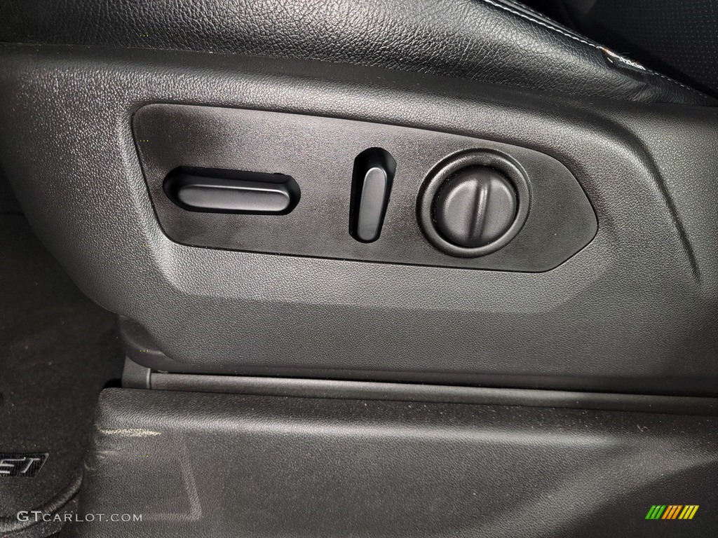 2019 Silverado 1500 RST Crew Cab 4WD - Summit White / Jet Black photo #18