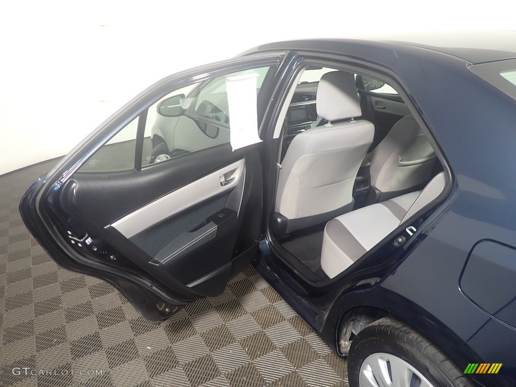 2018 Corolla LE - Blue Crush Metallic / Ash/Dark Gray photo #34