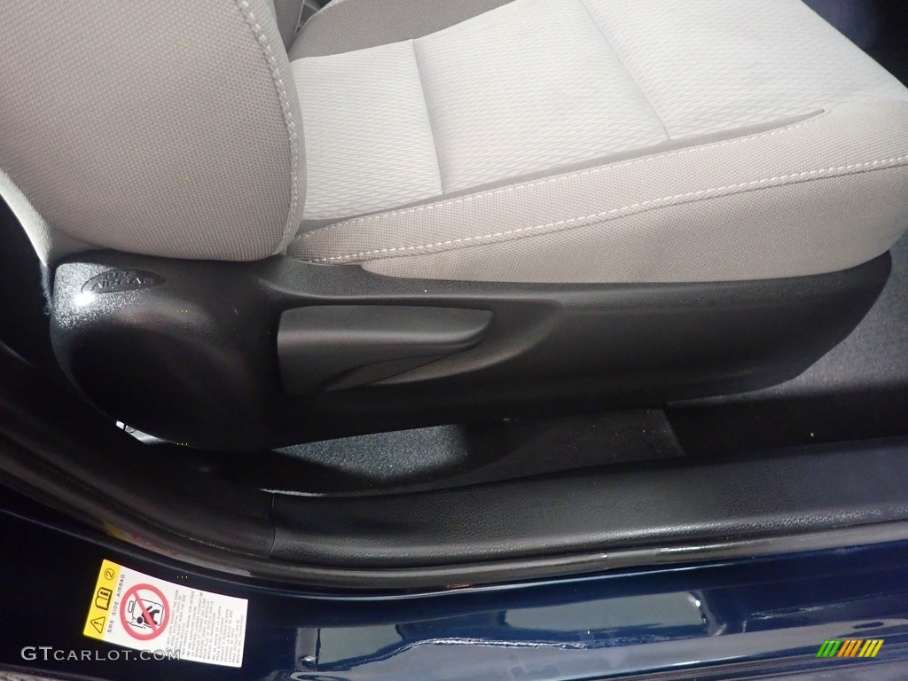 2018 Corolla LE - Blue Crush Metallic / Ash/Dark Gray photo #40