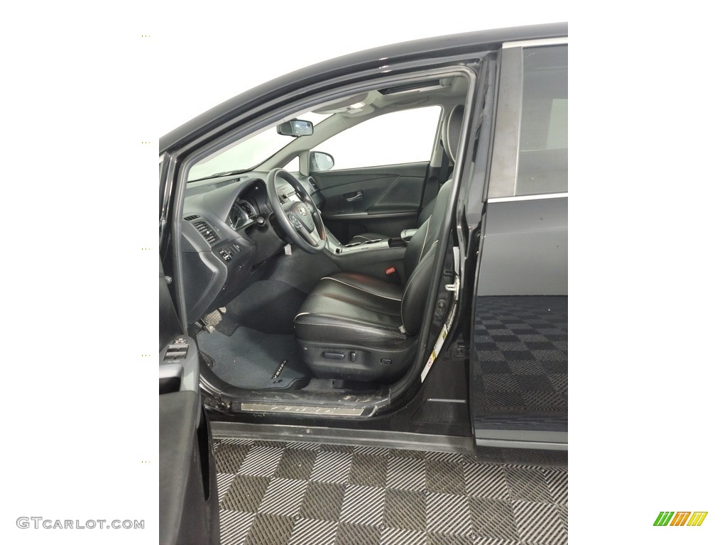 2015 Toyota Venza XLE Front Seat Photos