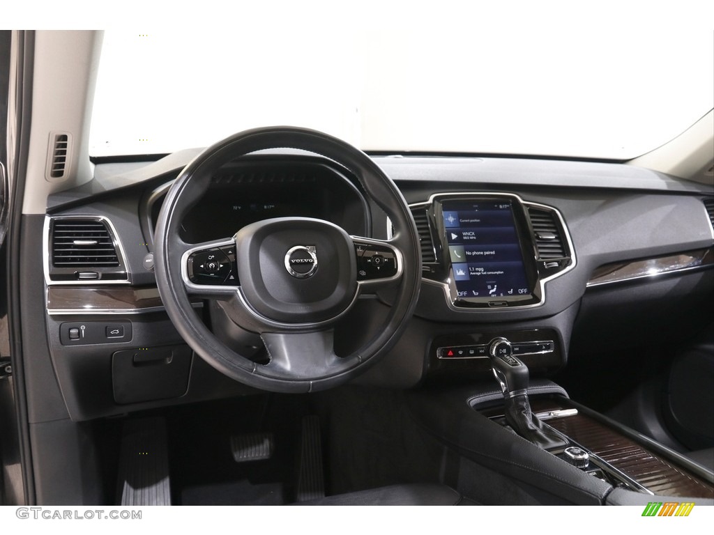 2018 Volvo XC90 T5 AWD Dashboard Photos