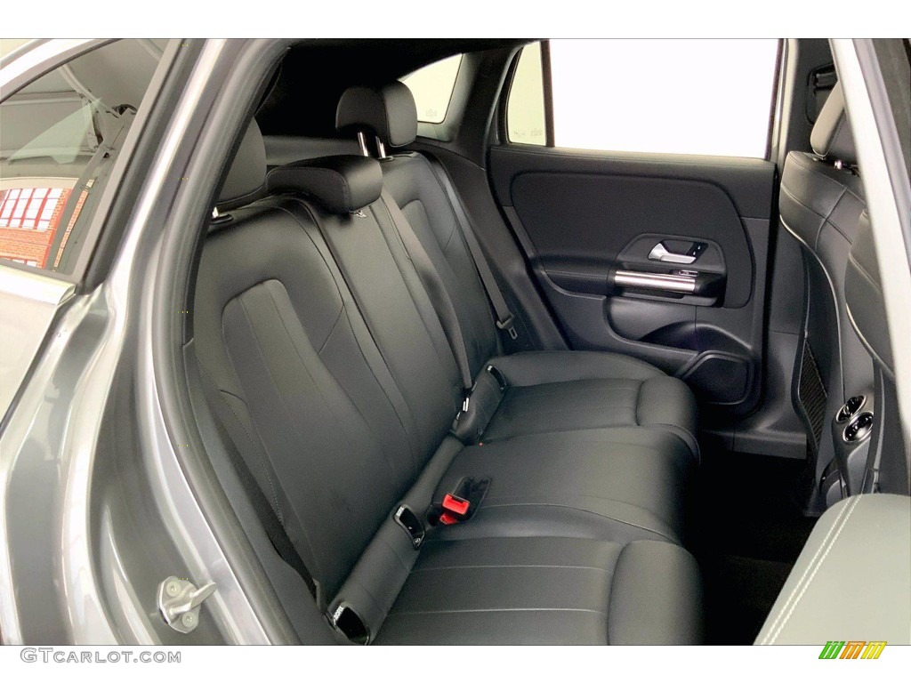 2021 GLA 250 - Mountain Grey Metallic / Black photo #19