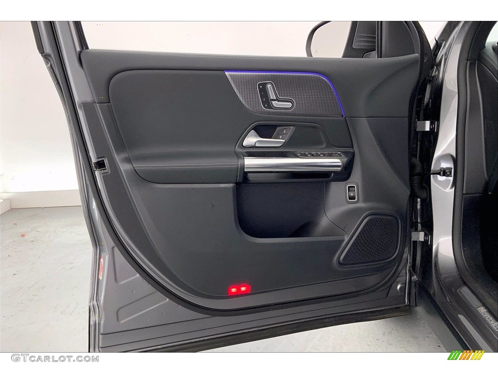 2021 GLA 250 - Mountain Grey Metallic / Black photo #25