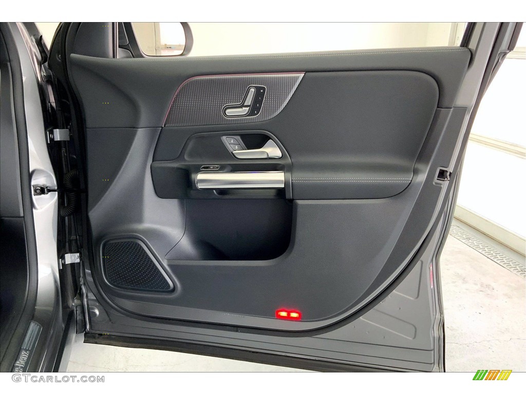 2021 GLA 250 - Mountain Grey Metallic / Black photo #26