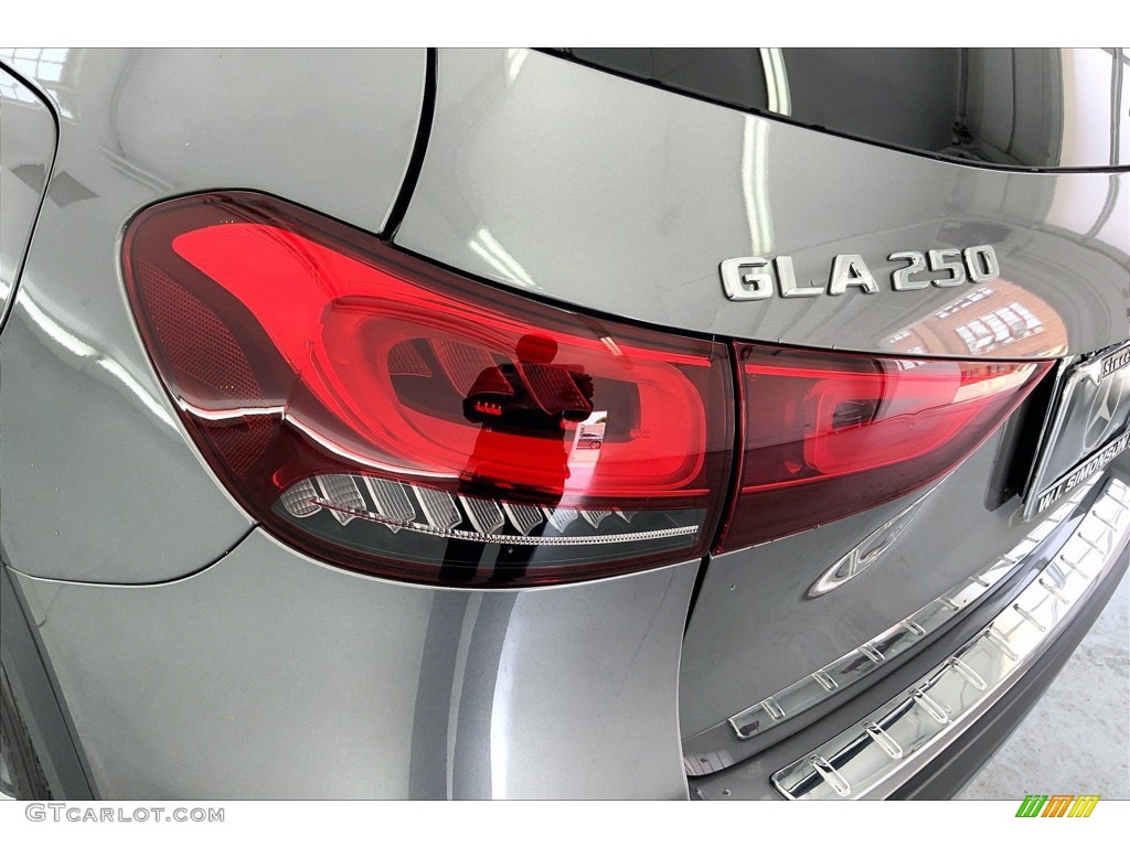 2021 GLA 250 - Mountain Grey Metallic / Black photo #28
