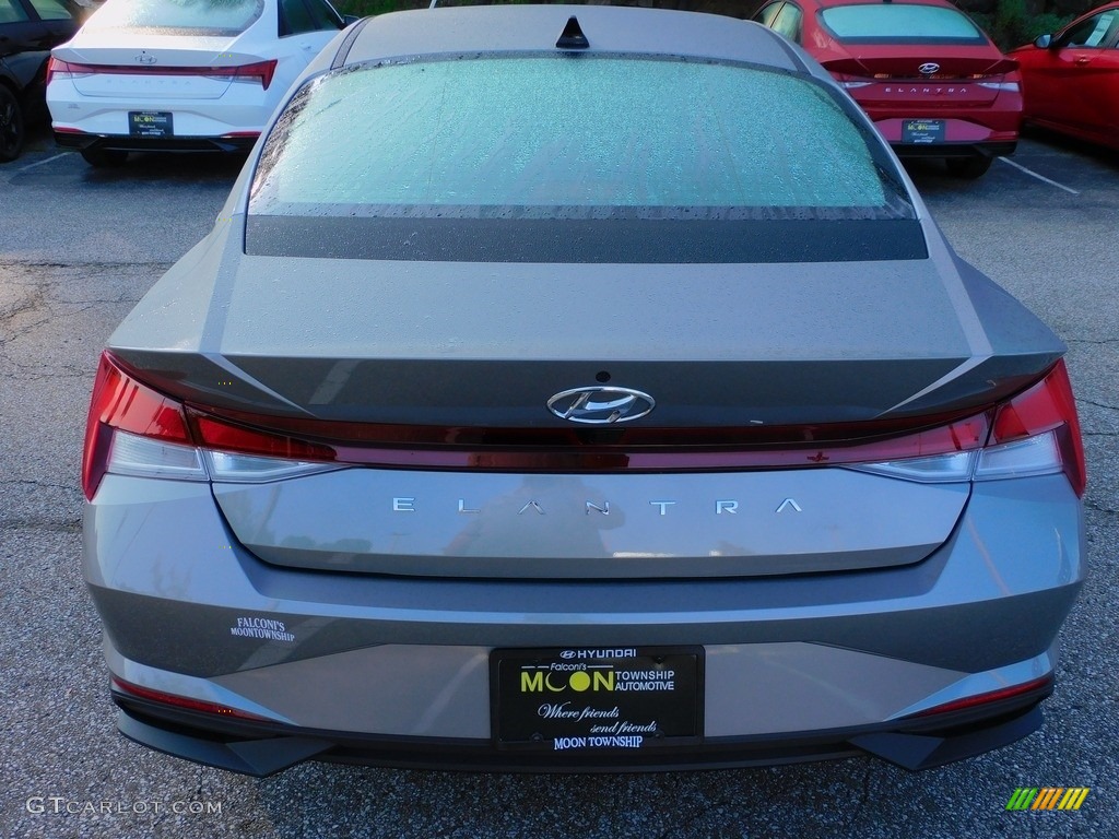 2022 Elantra SEL - Gray / Black photo #3